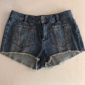 BCBGMAXAZRIA Franko Cutoff Denim Shorts. Size 27